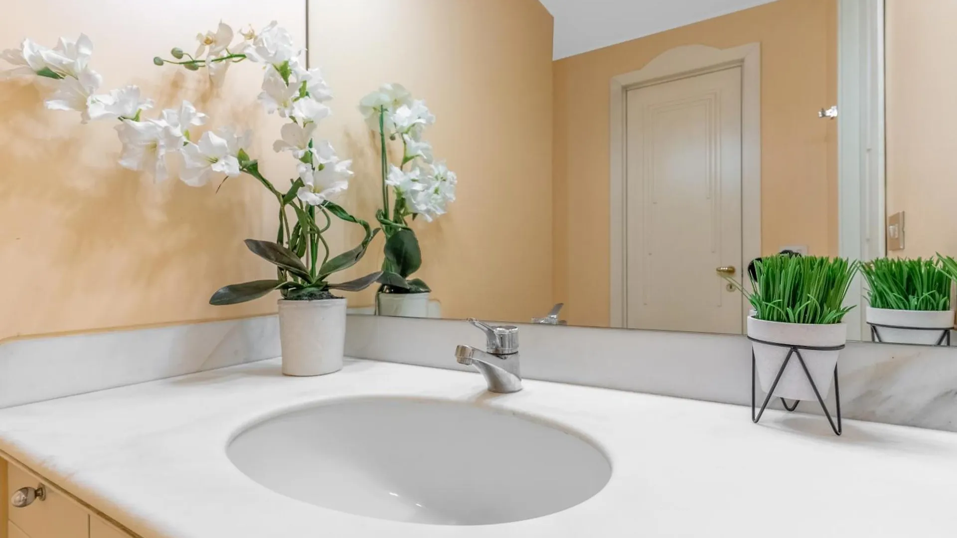 Central Luxurious Apartment Duomo A/C-Wi-Fi Free Milão