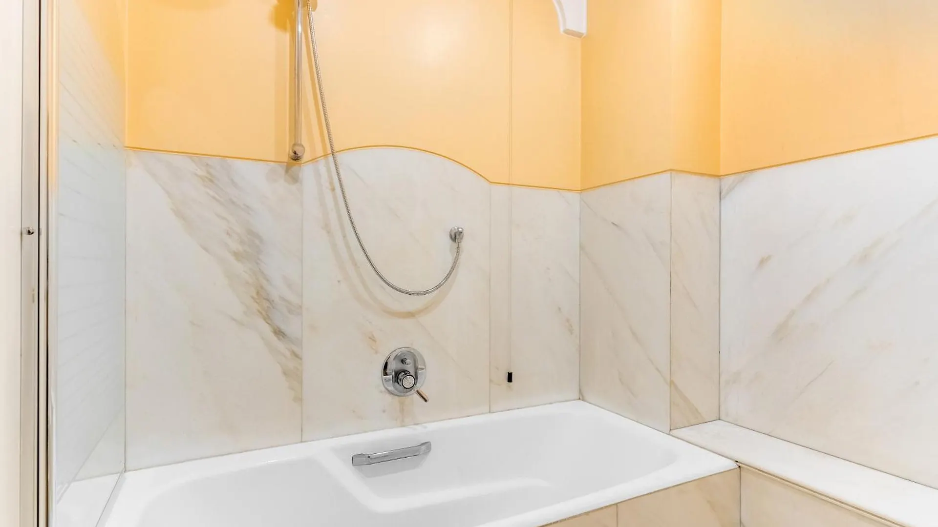 Central Luxurious Apartment Duomo A/C-Wi-Fi Free Milano 0*,
